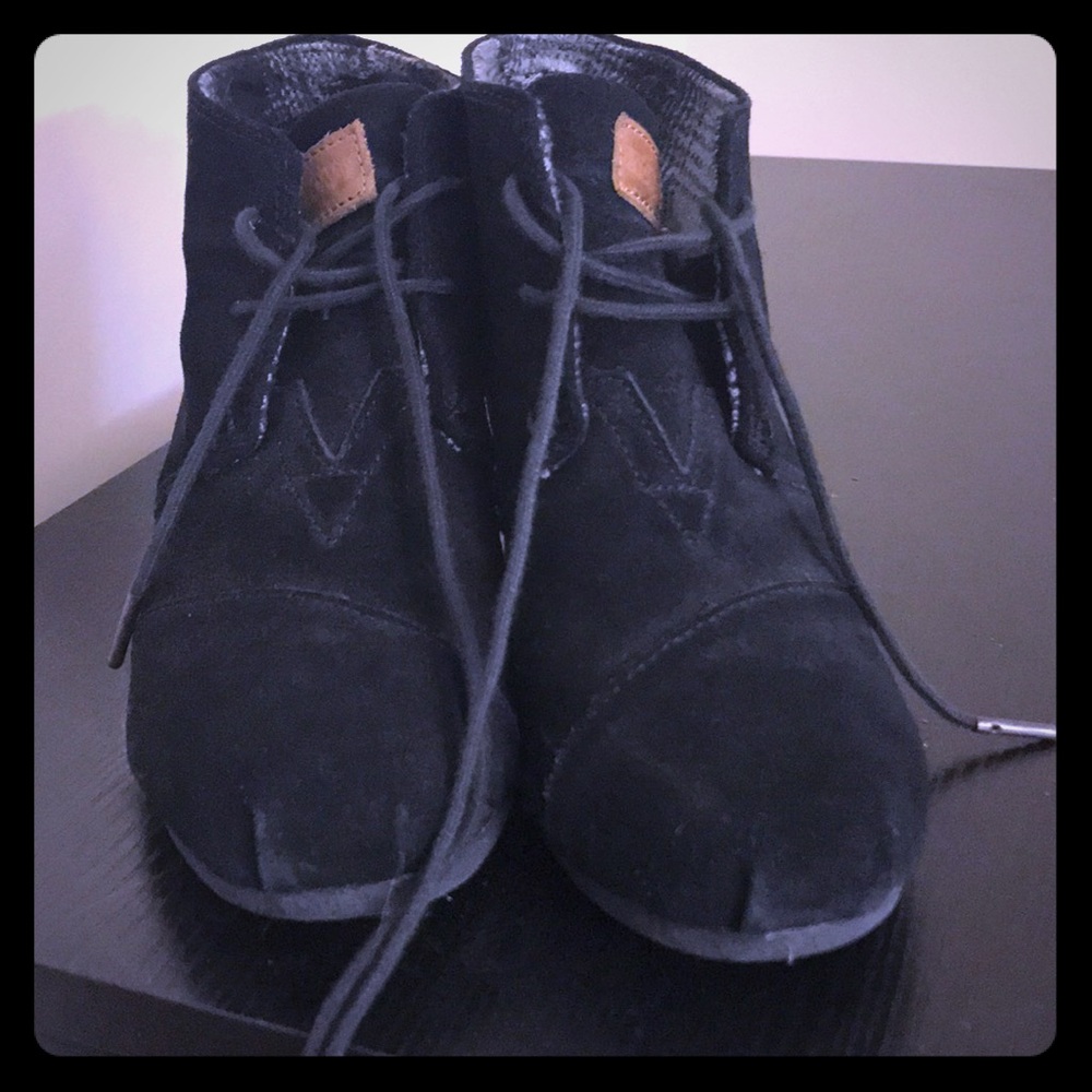 Tom’s black suede wedge booties size 8.5